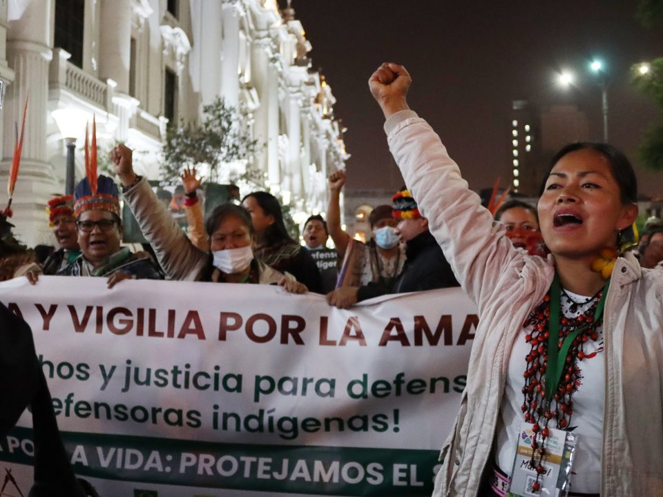 Mujeres indígenas participan en la Marcha por la Amazonía. Foto Cortesía AIDESEP/Segundo Chuquipiondo